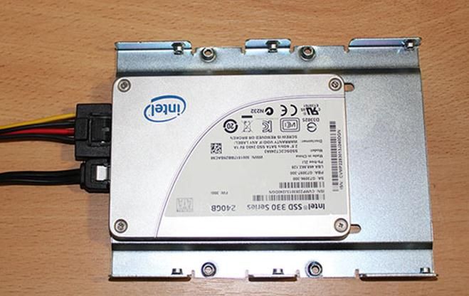 Как установить SSD диск: диск в салазках