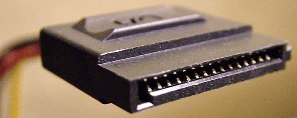 SATA кабель для подключения жесткого диска
